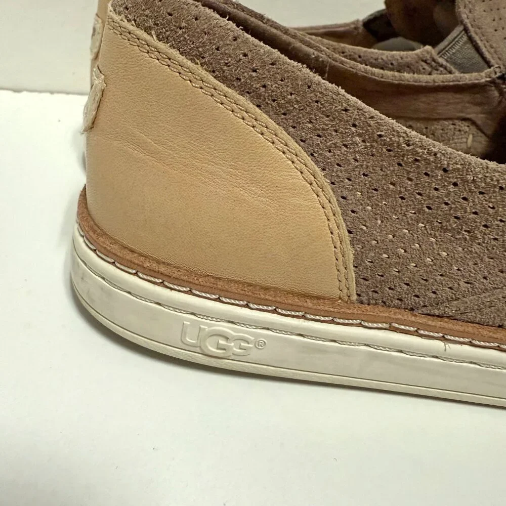 UGG women 10